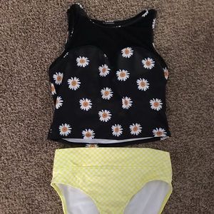 Kortni Jeane Daisy Netted Sweetheart